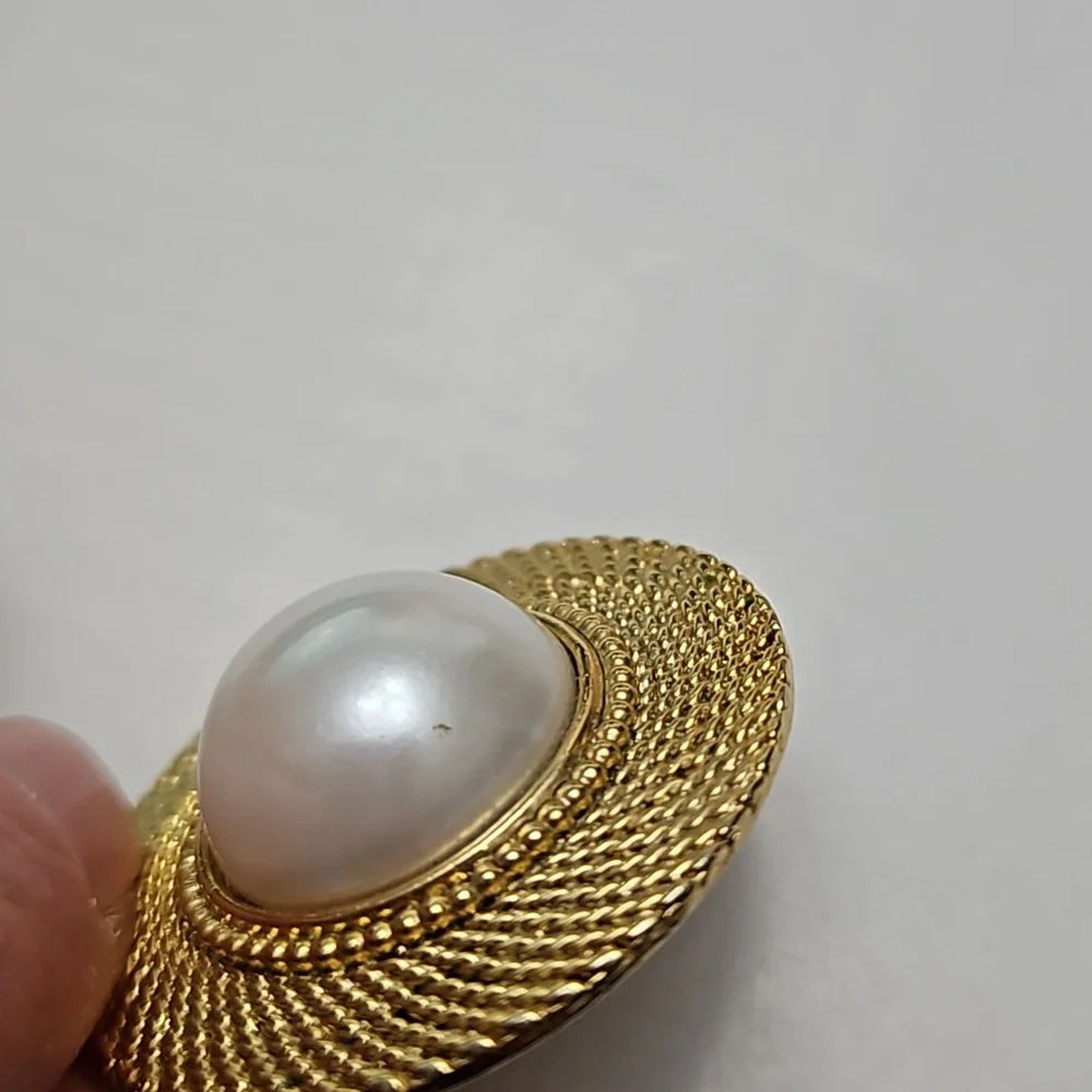 None circular faux